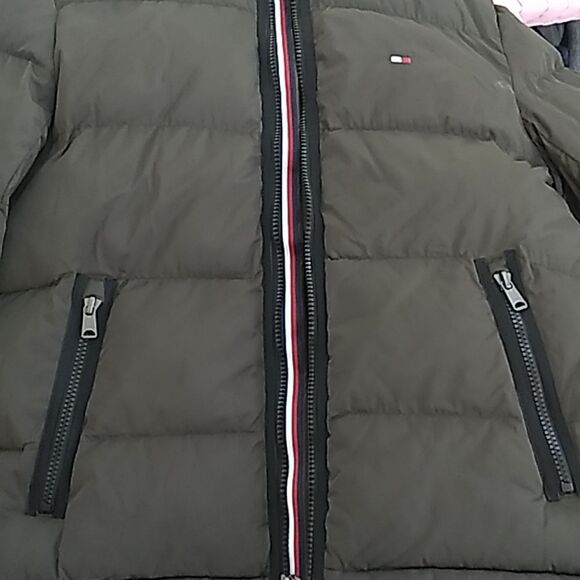 Tommy Hilfiger NWT Men's Sherba Lined Hooded Puffer Coat. Size Medium - Picture 9 of 16